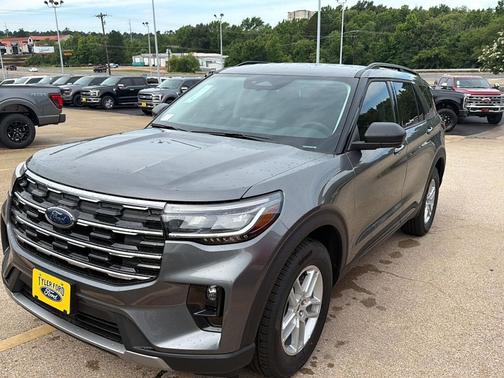 Carbonized Gray Metallic 2026 Ford Explorer Active