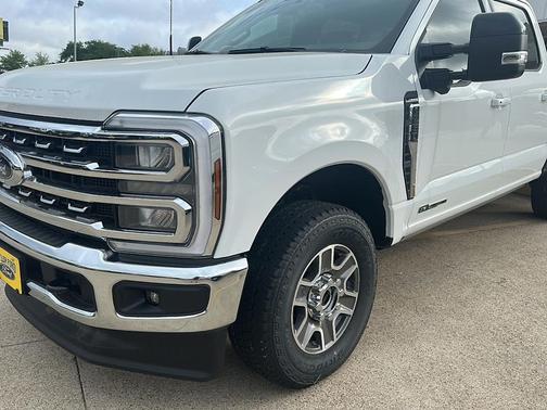 Oxford White 2026 Ford F-250 Lariat