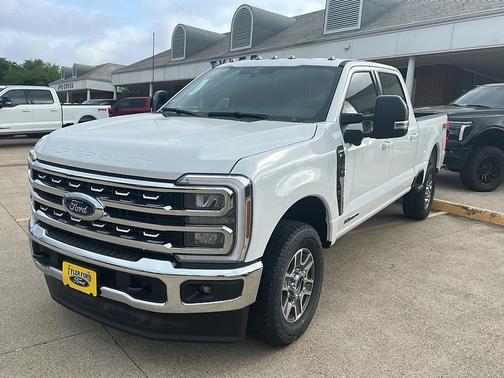 Oxford White 2026 Ford F-250 Lariat