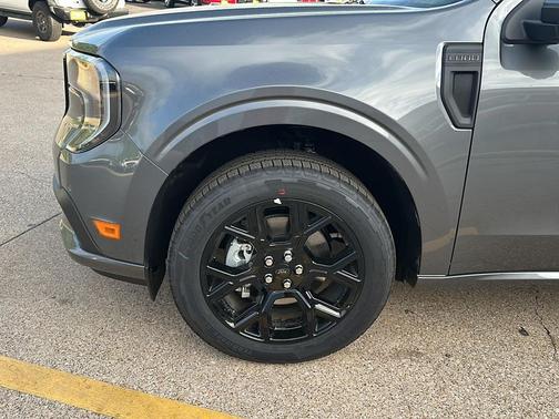 Carbonized Gray Metallic 2026 Ford Maverick Lobo