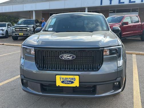 Carbonized Gray Metallic 2026 Ford Maverick Lobo