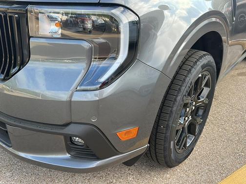 Carbonized Gray Metallic 2026 Ford Maverick Lobo