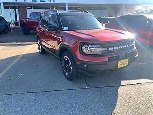 Hot Pepper Red Metallic Tinted Clearcoat 2024 Ford Bronco Sport Outer Banks