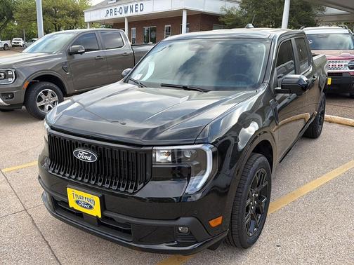 Shadow Black 2026 Ford Maverick Lobo