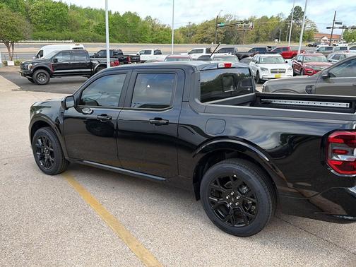 Shadow Black 2026 Ford Maverick Lobo