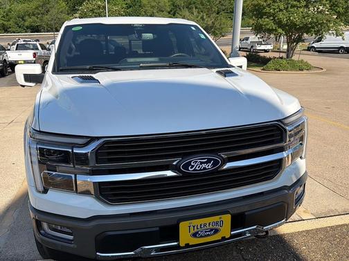 Star White Metallic Tri-Coat 2025 Ford F-150 King Ranch