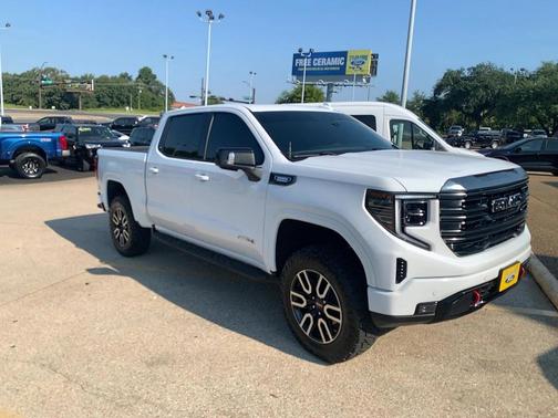 2023 GMC Sierra 1500 AT4