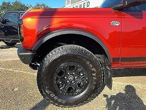 Hot Pepper Red Metallic Tinted Clearcoat 2023 Ford Bronco Wildtrak