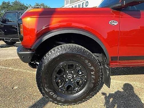 Hot Pepper Red Metallic Tinted Clearcoat 2023 Ford Bronco Wildtrak