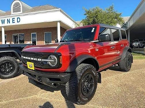 Hot Pepper Red Metallic Tinted Clearcoat 2023 Ford Bronco Wildtrak