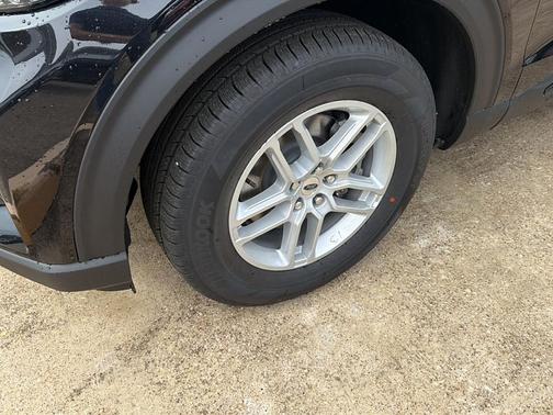 Agate Black Metallic 2026 Ford Explorer Active