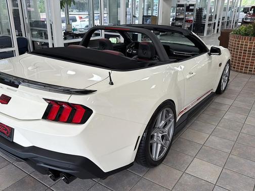 Wimbledon White 2025 Ford Mustang GT Premium