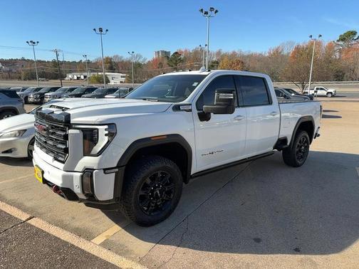 2024 GMC Sierra 2500 AT4
