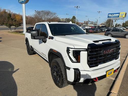 2024 GMC Sierra 2500 AT4