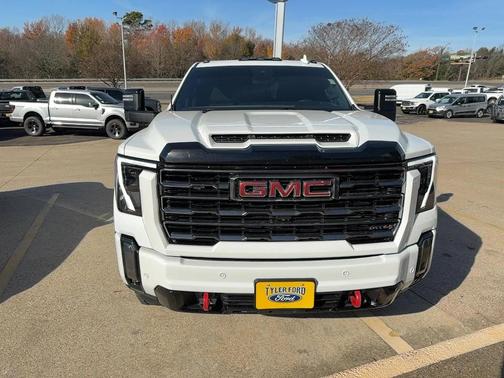 2024 GMC Sierra 2500 AT4