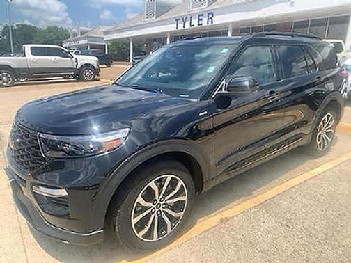Agate Black Metallic 2024 Ford Explorer ST-Line