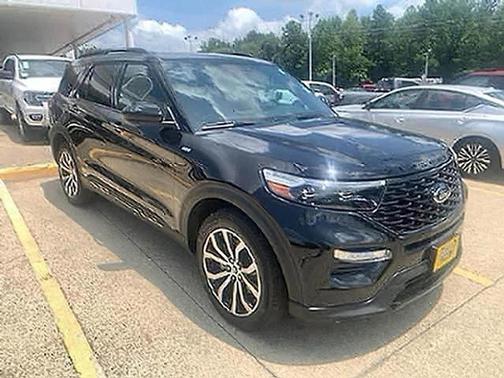 Agate Black Metallic 2024 Ford Explorer ST-Line