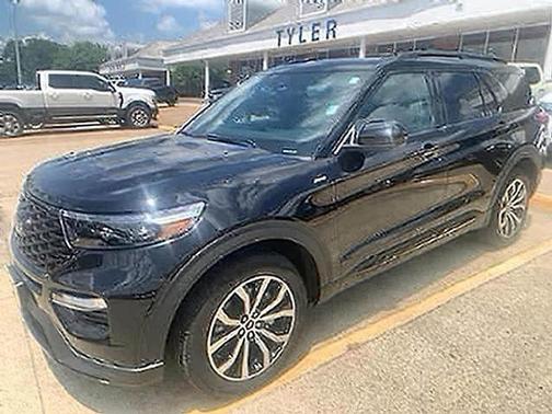 Agate Black Metallic 2024 Ford Explorer ST-Line