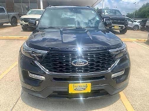 Agate Black Metallic 2024 Ford Explorer ST-Line