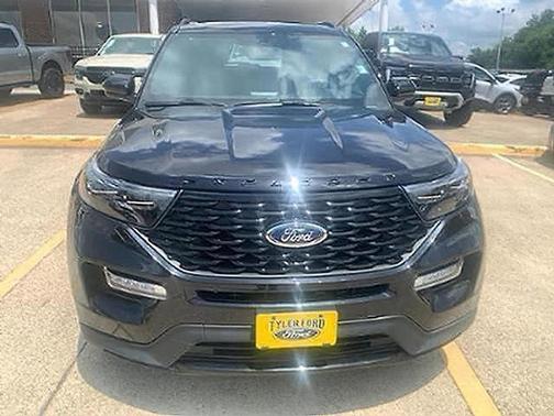 Agate Black Metallic 2024 Ford Explorer ST-Line