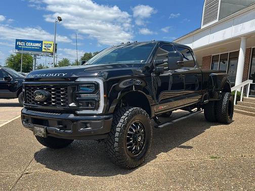 Agate Black Metallic 2026 Ford F-350 Platinum