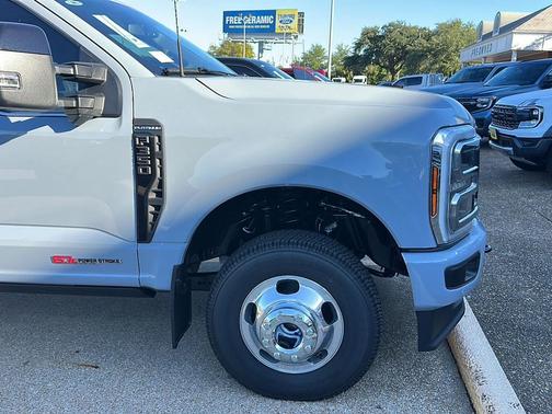 Carbonized Gray Metallic 2027 Ford F-350 Platinum