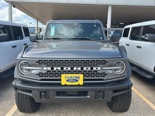 Carbonized Gray Metallic 2025 Ford Bronco Badlands