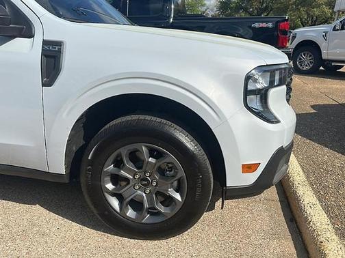 Space White Metallic 2025 Ford Maverick XLT