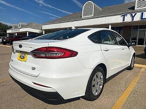 Oxford White 2020 Ford Fusion S