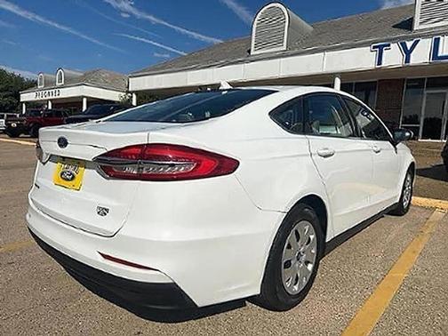 Oxford White 2020 Ford Fusion S