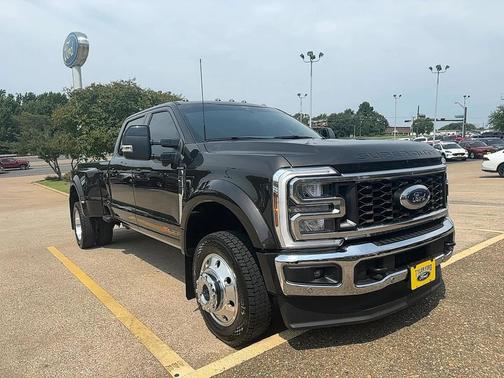2025 Ford F-450 Lariat