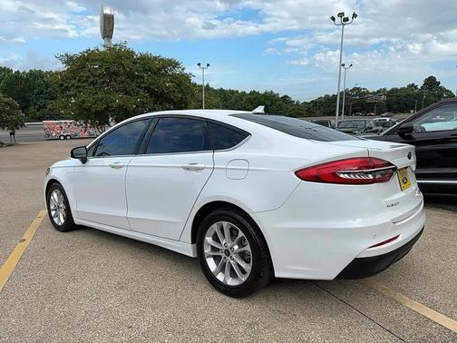 2020 Ford Fusion SE
