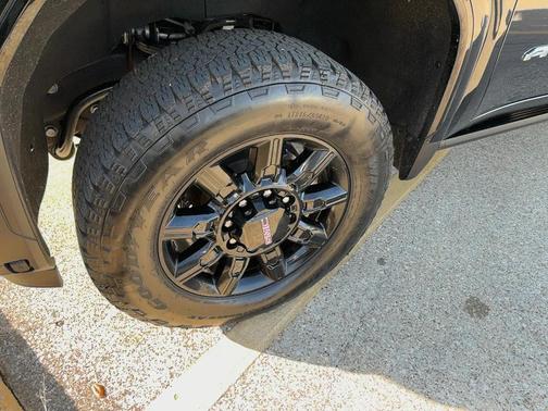 2025 GMC Sierra 2500 AT4