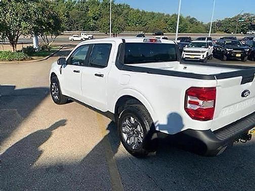 Oxford White 2025 Ford Maverick XLT