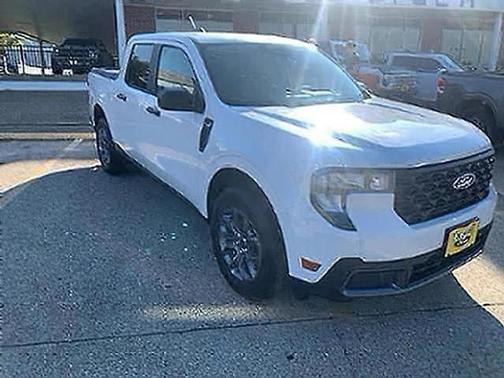 Oxford White 2025 Ford Maverick XLT