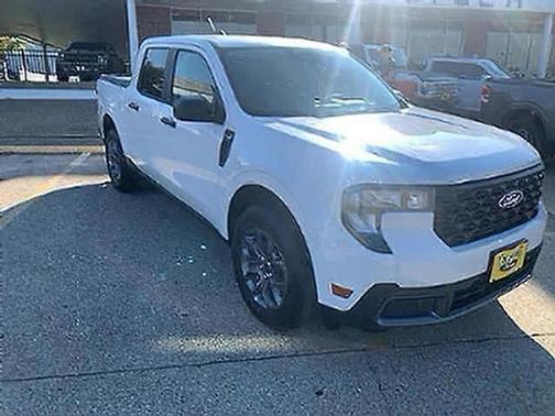 Oxford White 2025 Ford Maverick XLT