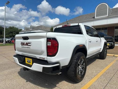 2024 GMC Canyon AT4
