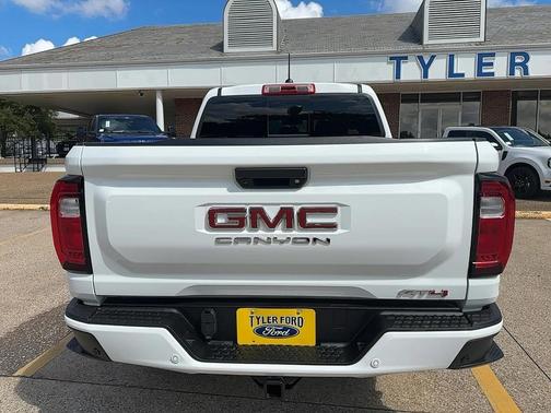 2024 GMC Canyon AT4
