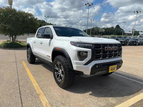 2024 GMC Canyon AT4