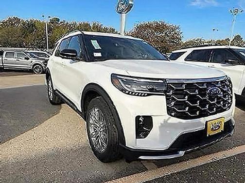 Star White Metallic Tri-Coat 2026 Ford Explorer Platinum