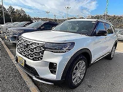 Star White Metallic Tri-Coat 2026 Ford Explorer Platinum