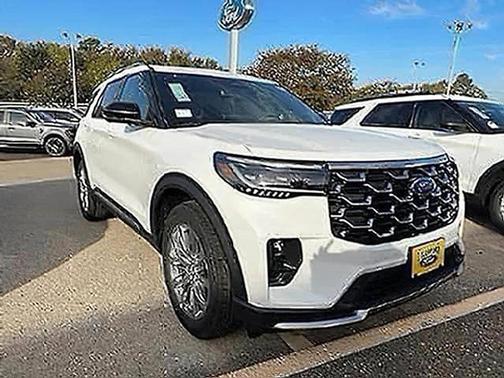 Star White Metallic Tri-Coat 2026 Ford Explorer Platinum