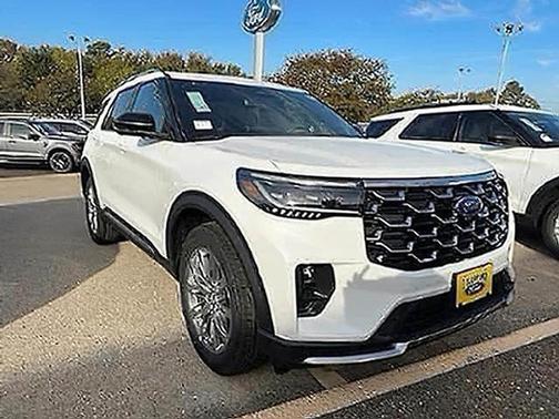 Star White Metallic Tri-Coat 2026 Ford Explorer Platinum