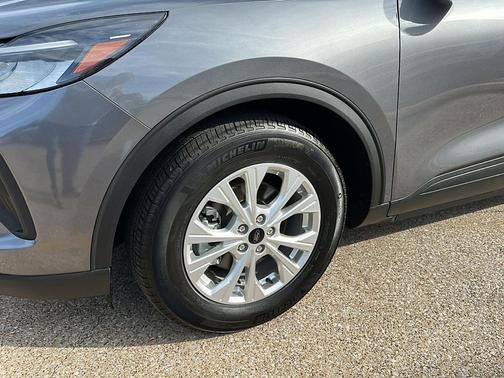 Carbonized Gray Metallic 2024 Ford Escape Active