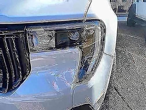 Space White Metallic 2026 Ford Maverick Lobo