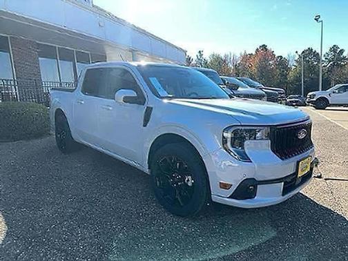 Space White Metallic 2026 Ford Maverick Lobo