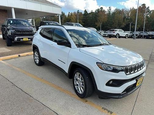 2023 Jeep Compass Latitude Lux