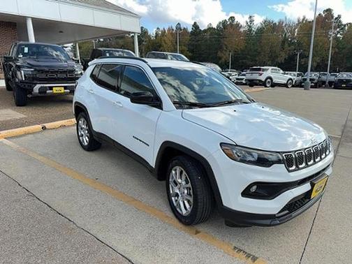 2023 Jeep Compass Latitude Lux