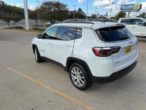 2023 Jeep Compass Latitude Lux