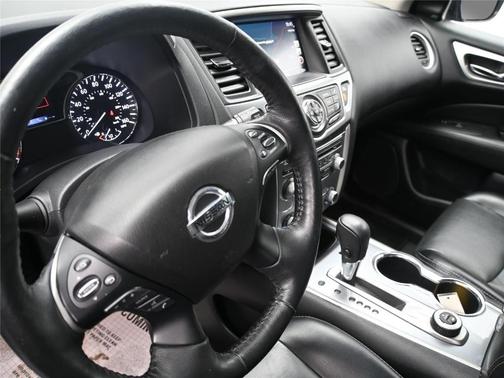 2020 Nissan Pathfinder SL